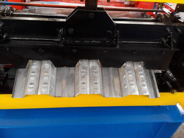 Colori il Decking circolare del pavimento della lamiera di acciaio che forma il sistema di controllo a macchina dello SpA